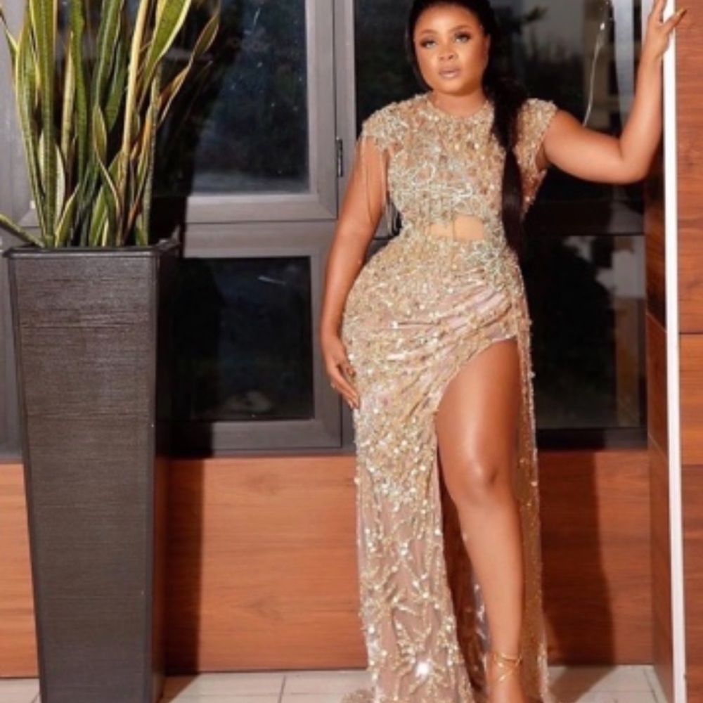 Gown never worn perfect for prom/ball